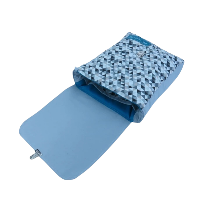 sac-maternelle-camion-betonniere-bleu-enfant ouvert