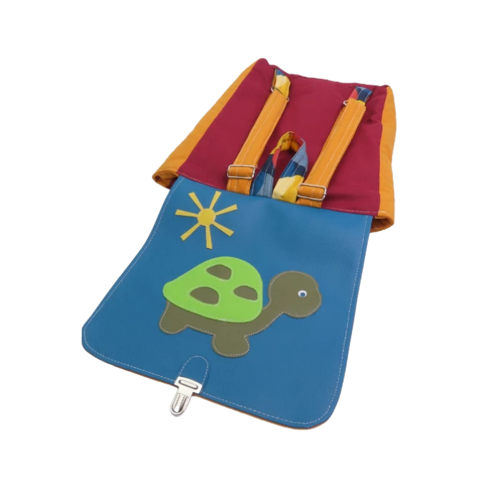 sac-maternelle-tortue-bleu-vert-enfant-ouvert