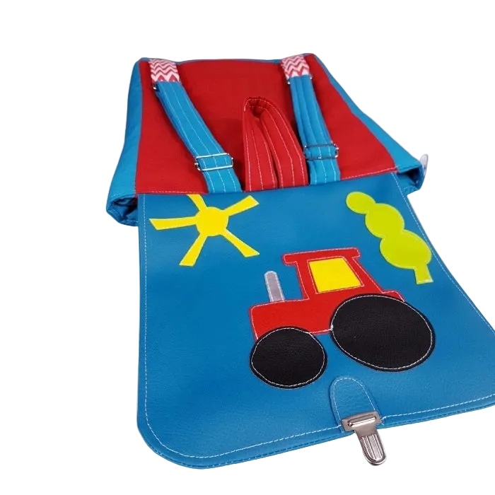 sac-maternelle-tracteur-bleu-rouge-enfant-ouvert