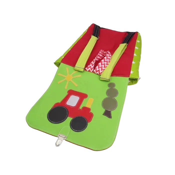 sac-maternelle-tracteur-vert-rouge-enfant-ouvert2