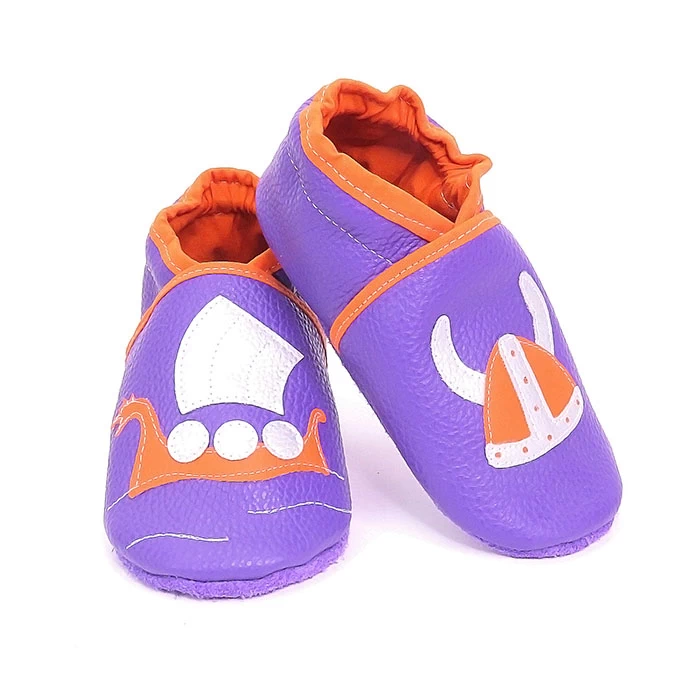 Chaussons cuir souple violet drakkar casque viking