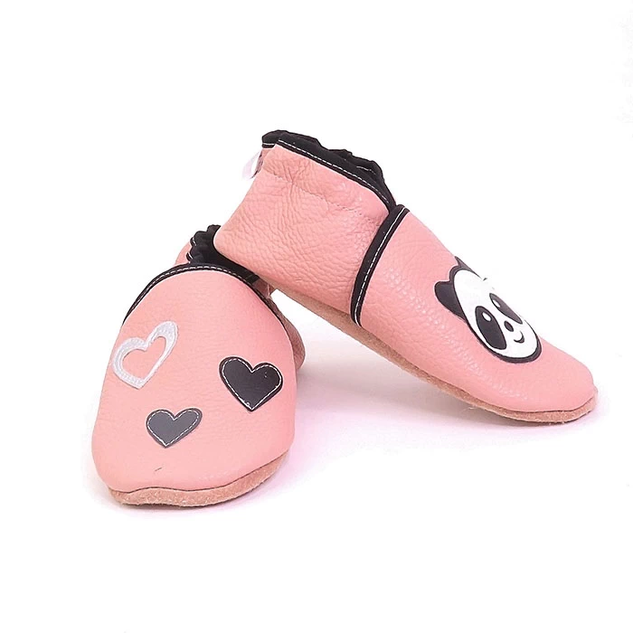 Chaussons cuir souple rose pâle panda coeur