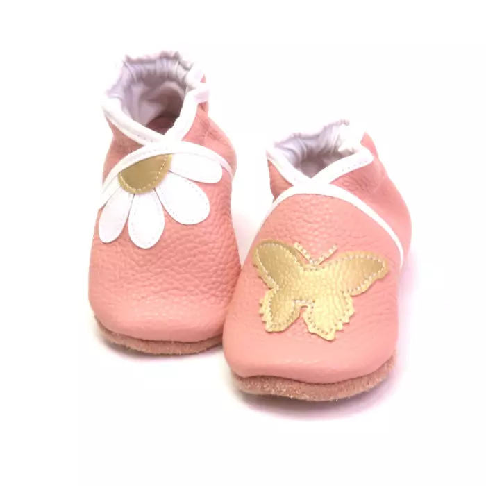 chaussons souples cuir rose, papillon et paquerette