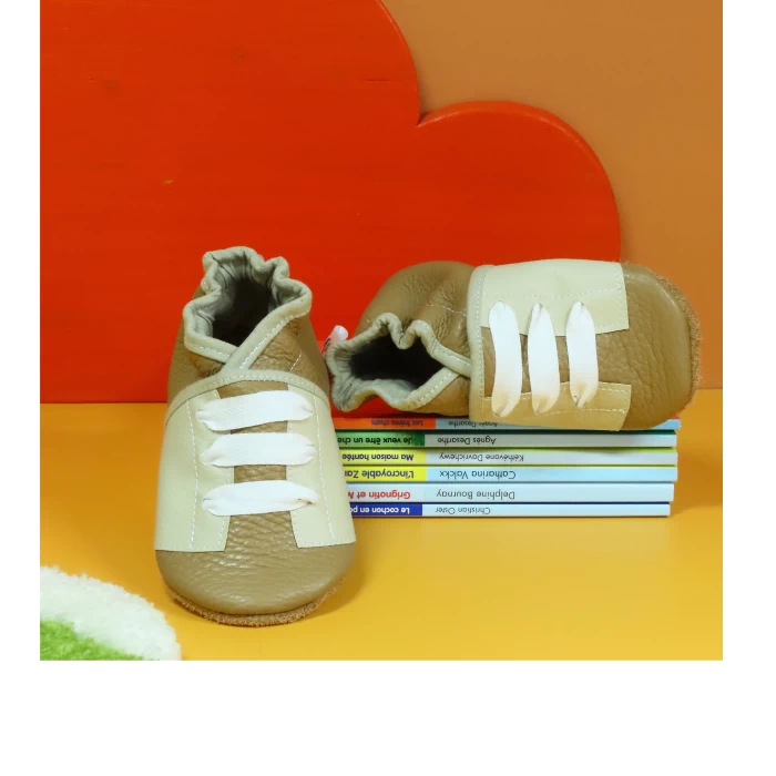 Chaussons souple en cuir cappuccino - Les P'tit lacets 21/22