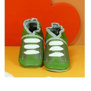 Chaussons bébé Les P’tits Lacets – cuir vert prairie & kaki pointure 21/22 faits main