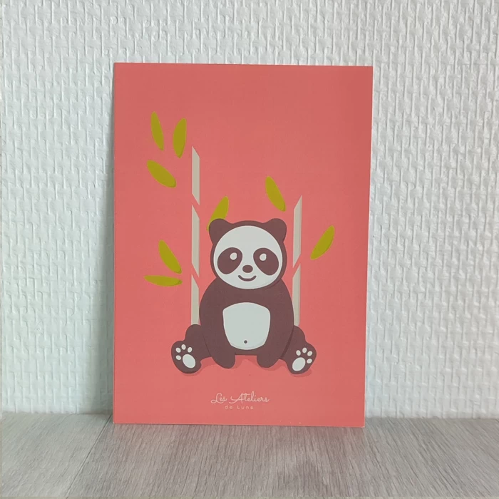 carte postale le panda assis au milieu du bambou