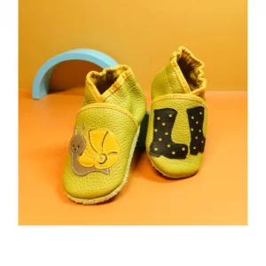 Chaussons souples vert escargot et botte caoutchouc