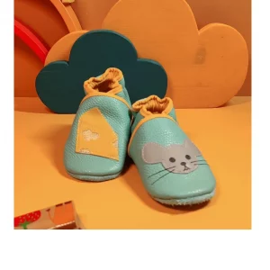Chaussons bébé cuir turquoise 23/24 – souris & fromage, doublure jaune, confort artisanal
